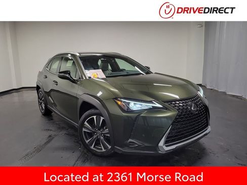Used 2019 Lexus UX 200 w/ Premium Package image 1