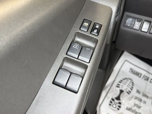 Used 2012 Nissan Xterra PRO-4X AWD/4WD image 19