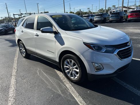 Used 2021 Chevrolet Equinox LT FWD image 2