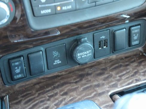 Used 2018 Nissan Armada SL w/ Premium Package image 26