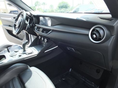 Used 2023 Alfa Romeo Stelvio Veloce AWD/4WD image 24
