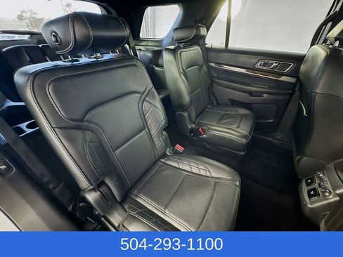 Used 2018 Ford Explorer Platinum image 29