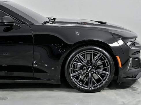 Used 2019 Chevrolet Camaro ZL1 image 15