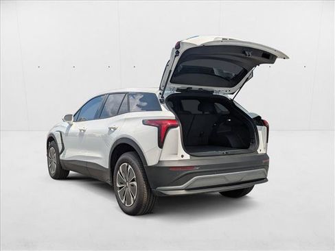 New 2025 Chevrolet Blazer EV LT image 9