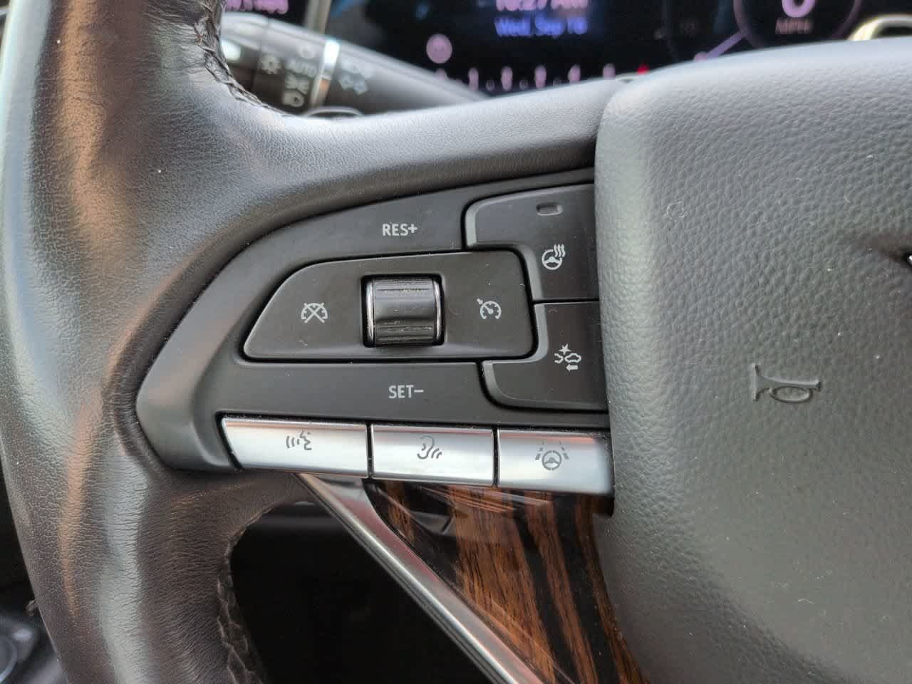 Used 2023 Cadillac Escalade ESV Premium Luxury w/ Performance Package RWD image 26