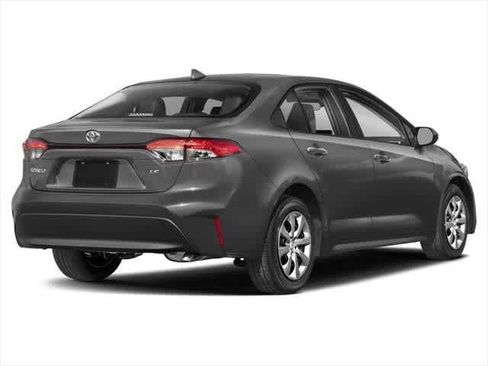 Used 2023 Toyota Corolla LE image 2
