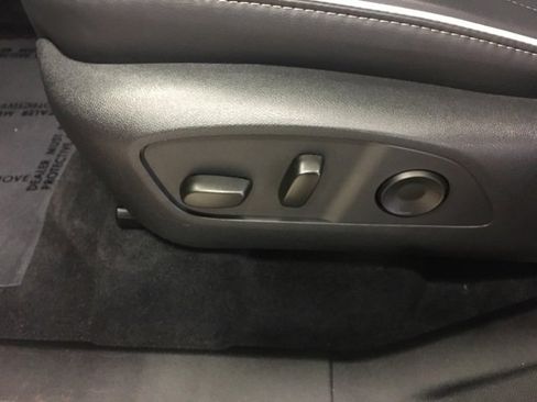 Used 2025 Buick Enclave Sport Touring image 37