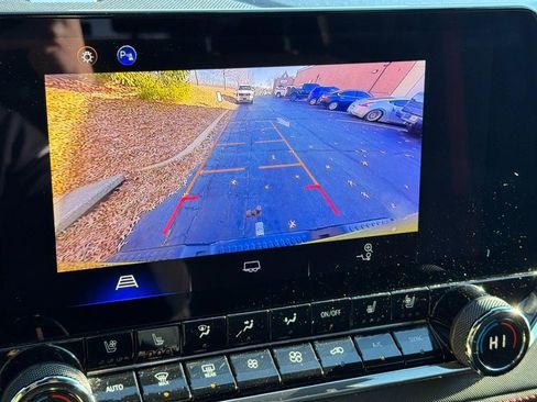 Used 2023 Chevrolet Colorado Z71 w/ Z71 Convenience Package 2 image 22