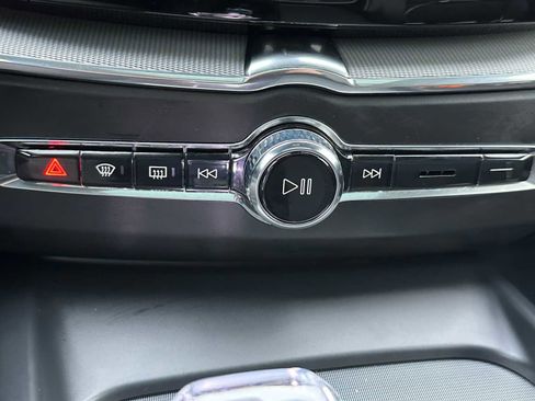 Certified 2024 Volvo XC60 T8 Ultimate w/ Climate Package image 29