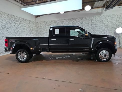 Used 2025 Ford F450 King Ranch w/ Chrome Package image 6