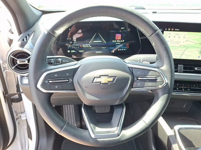 Used 2025 Chevrolet Equinox LT AWD/4WD image 15