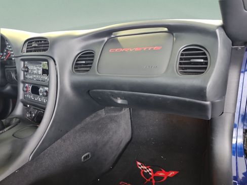 Used 2004 Chevrolet Corvette Z06 w/ Z06 Preferred Equipment Group RWD image 15