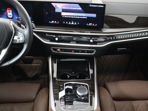 Used 2024 BMW X5 xDrive40i w/ Parking Assistance Package image 14