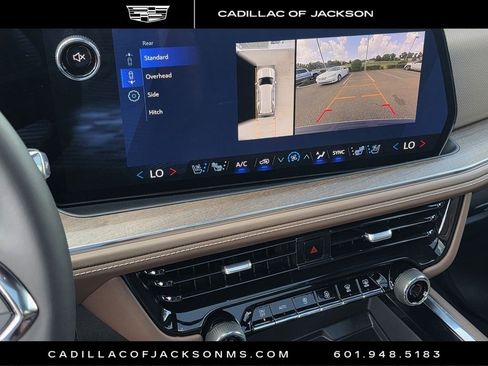 Used 2025 Chevrolet Tahoe High Country RWD image 11