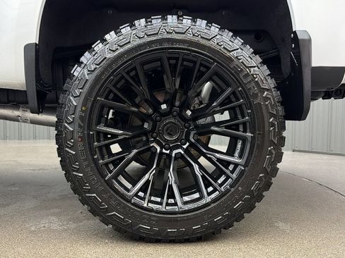Used 2024 Chevrolet Silverado 1500 Custom w/ LPO, Dark Essentials Package AWD/4WD image 12