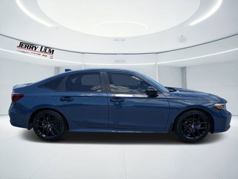 Used 2025 Honda Civic Sport image 2