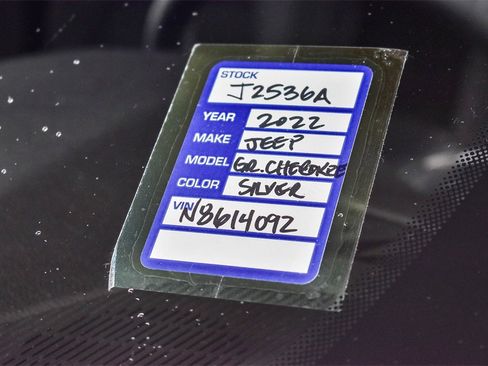 Used 2022 Jeep Grand Cherokee L Laredo w/ Luxury Tech Group I image 28