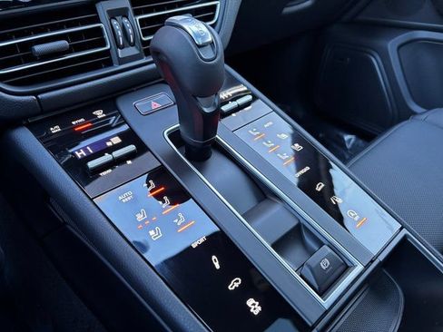 Certified 2026 Porsche Macan AWD/4WD image 21