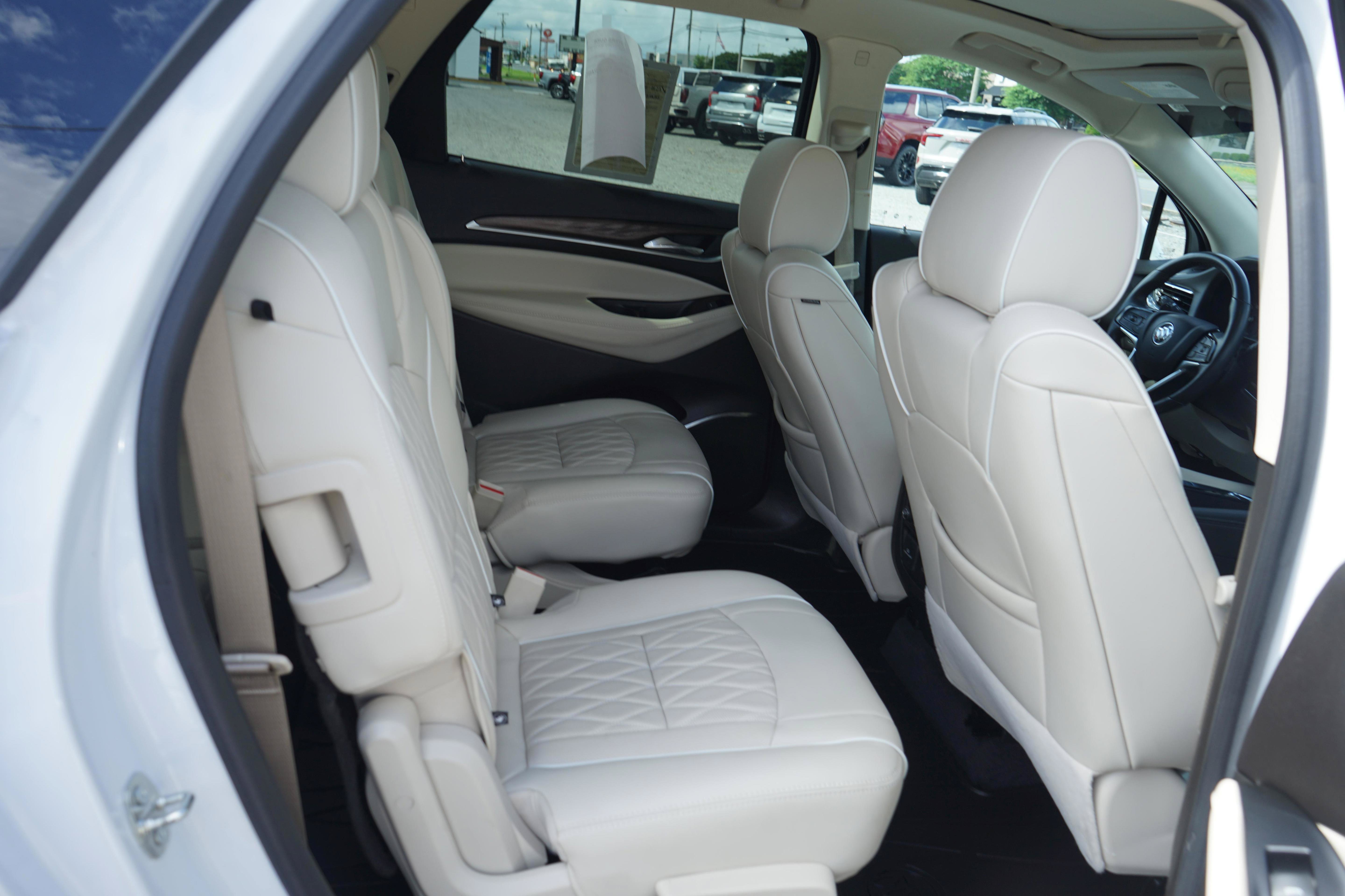 Used 2023 Buick Enclave Avenir AWD/4WD image 24
