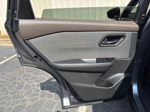 Used 2022 Nissan Rogue S FWD image 34