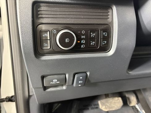 Certified 2026 Ford F450 Platinum w/ FX4 Off-Road Package AWD/4WD image 14