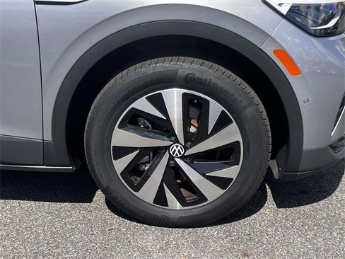 Used 2023 Volkswagen ID.4 Pro image 6