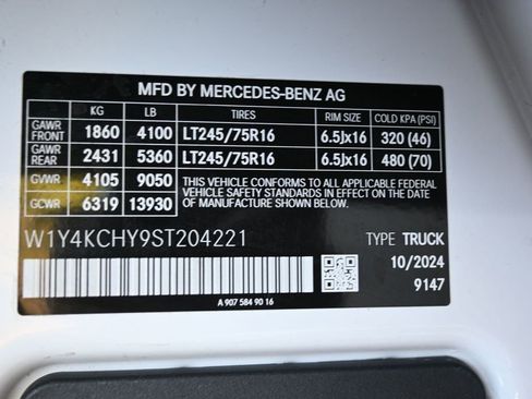 Used 2025 Mercedes-Benz Sprinter 2500 image 30