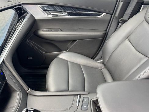 Used 2024 Cadillac XT6 Premium Luxury w/ Technology Package image 15