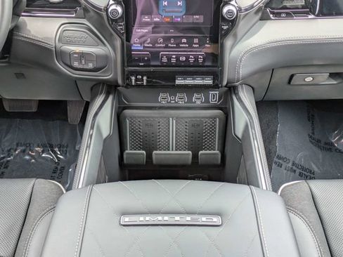New 2026 RAM 2500 Limited AWD/4WD image 19