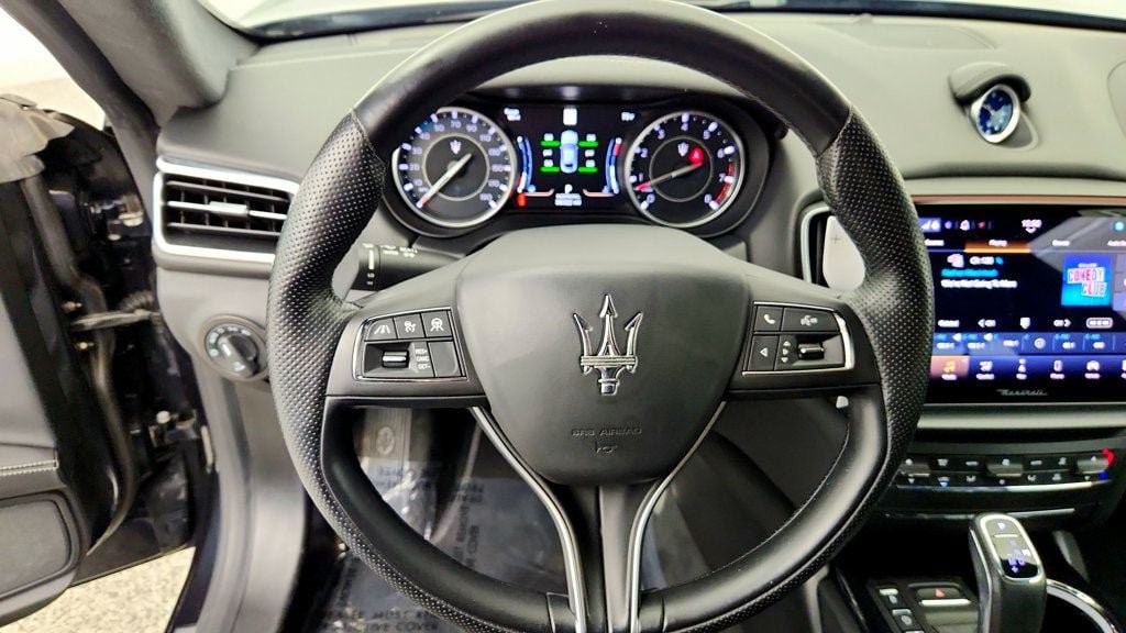 Used 2023 Maserati Ghibli Modena Q4 AWD/4WD image 14