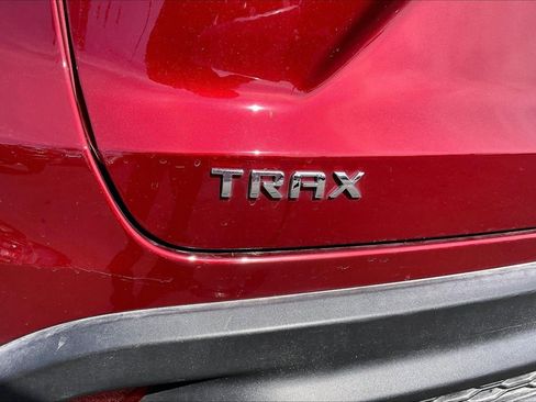 Used 2025 Chevrolet Trax LS FWD image 8