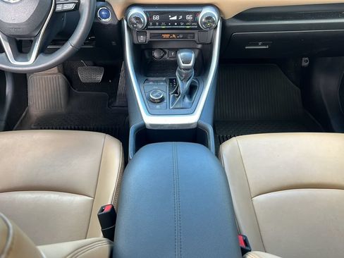 Used 2022 Toyota RAV4 XLE Premium AWD/4WD image 15