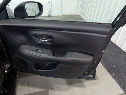 Used 2025 Honda HR-V Sport image 26
