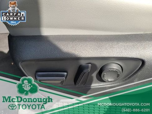 Used 2024 Toyota Sienna XLE FWD image 19