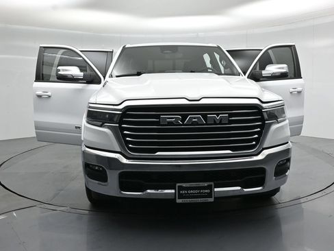 Used 2025 RAM 1500 Laramie AWD/4WD image 33