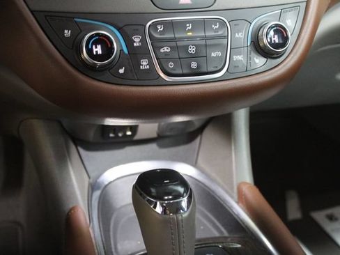 Used 2018 Chevrolet Malibu Premier w/ Premier Sport Package FWD image 20