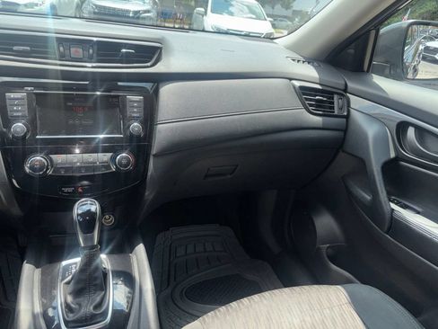 Used 2020 Nissan Rogue S AWD/4WD image 13