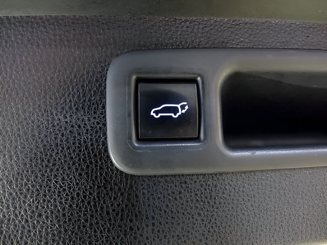 Used 2021 Toyota Highlander XLE AWD/4WD image 26