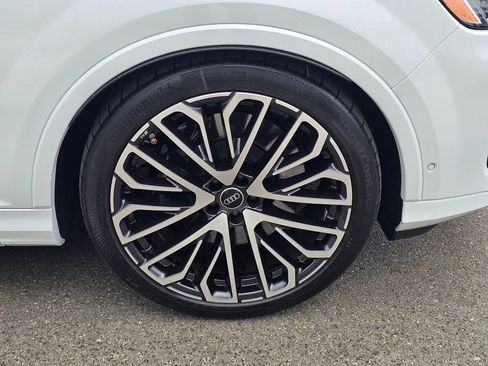 Used 2025 Audi SQ7 Prestige AWD/4WD image 9