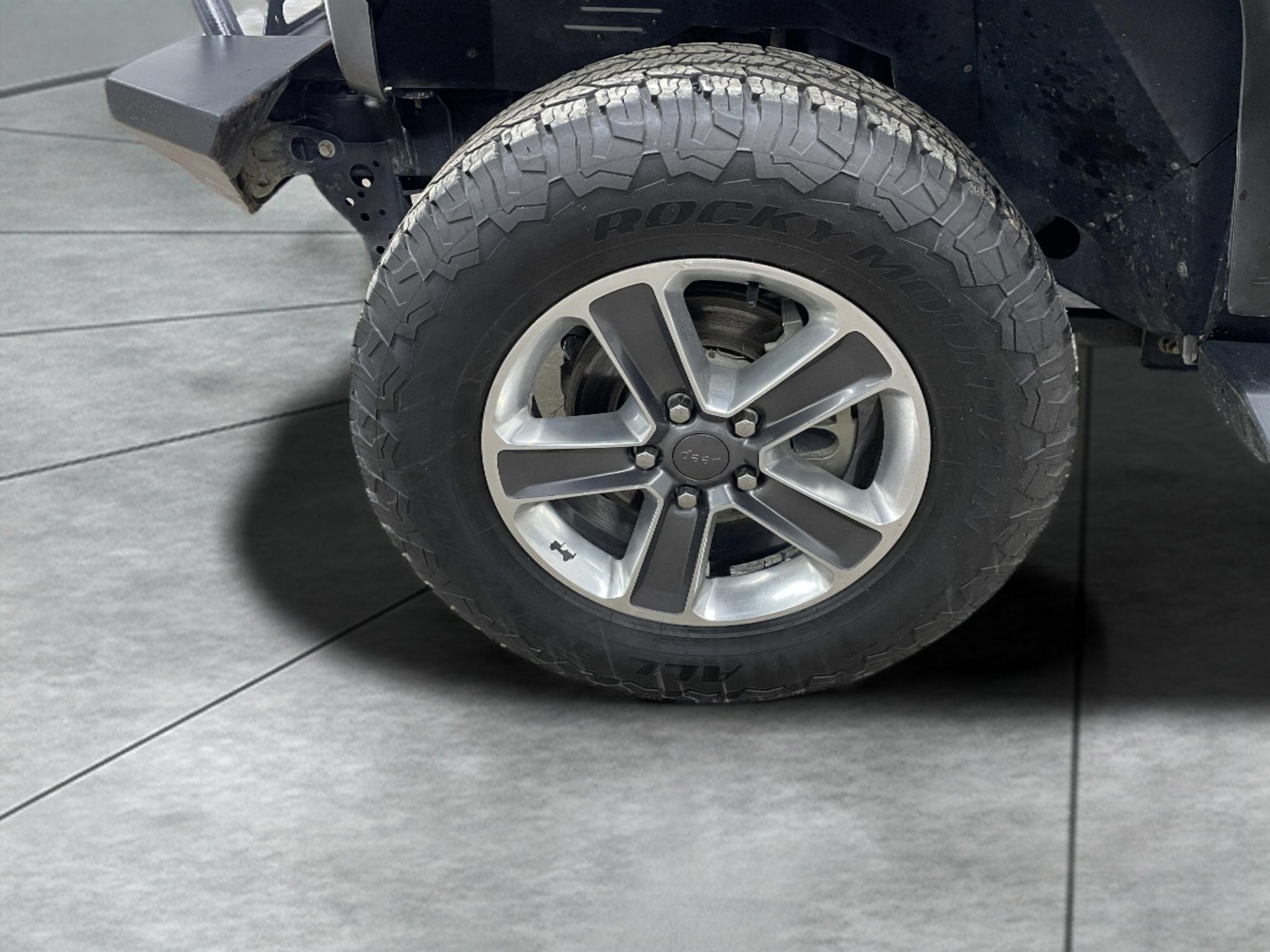 Used 2019 Jeep Wrangler Unlimited Sahara AWD/4WD image 17