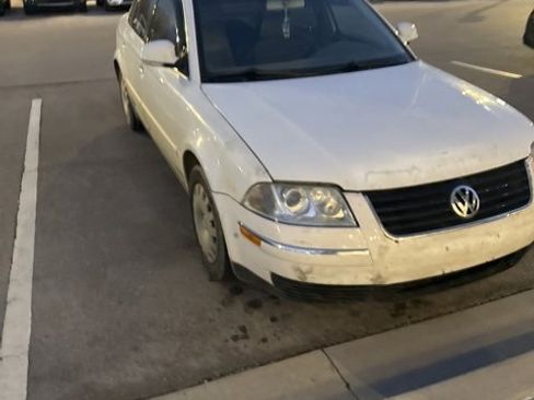 Used 2004 Volkswagen Passat GL image 1