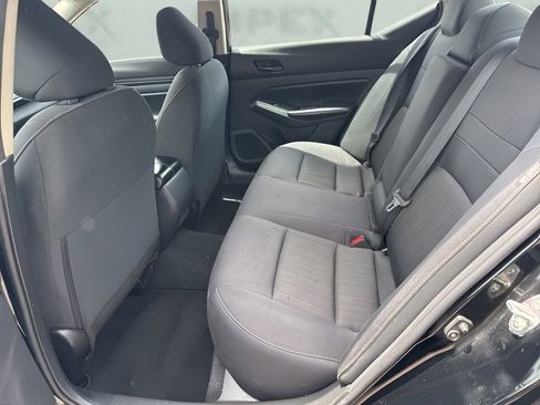 Used 2025 Nissan Altima 2.5 S FWD image 10