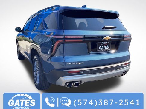 Used 2025 Chevrolet Traverse LT image 7