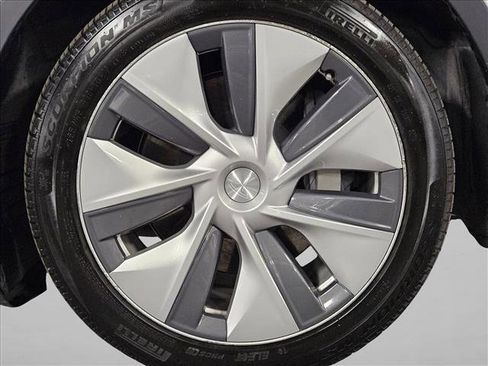 Used 2021 Tesla Model Y Long Range AWD/4WD image 23