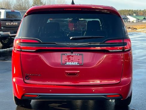New 2026 Chrysler Pacifica Select FWD image 44