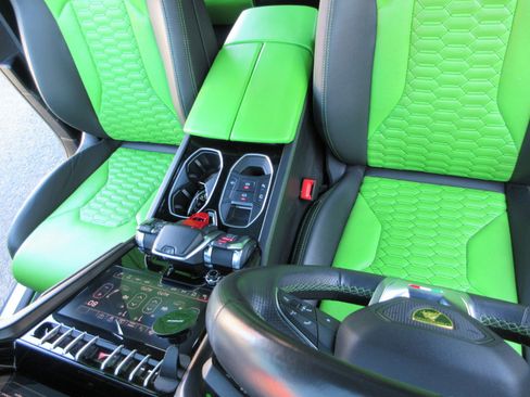 Used 2022 Lamborghini Urus image 20