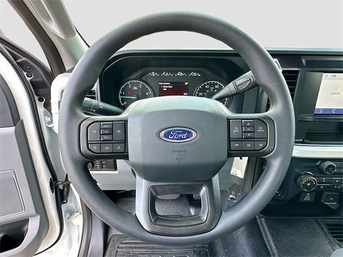New 2025 Ford F550 4x4 Crew Cab image 7
