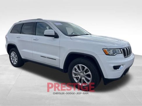 Used 2021 Jeep Grand Cherokee Laredo image 4