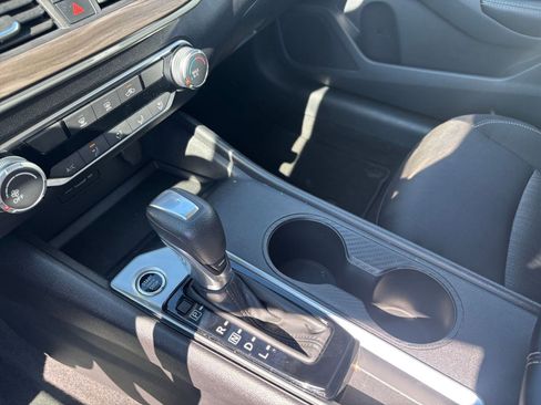 Used 2025 Nissan Altima 2.5 SV image 40