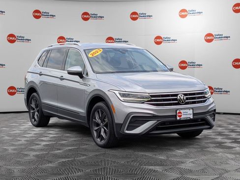 Used 2023 Volkswagen Tiguan SE FWD image 3